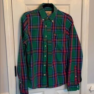 Young Men’s Hollister shirt- size M